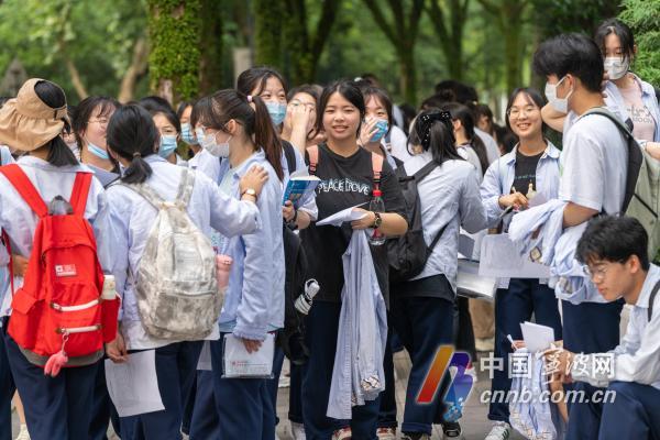 Momen penting dari hasil pengujian untuk 44.900 peserta ujian di Ujian Masuk Universitas Ningbo pada tahun 2022