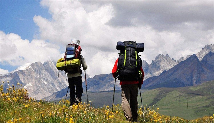 Apa yang saya perlukan untuk hiking di luar ruangan?