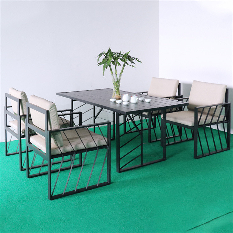 Set makan outdoor 5-piece terbaru